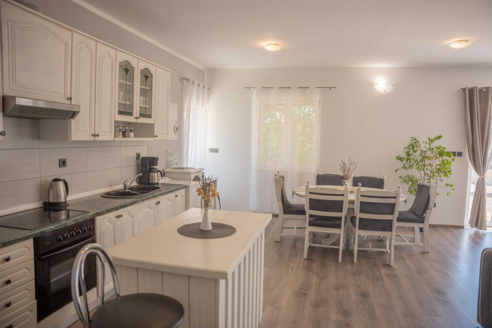 Iris Holiday Home Trbounje Eksteriør billede
